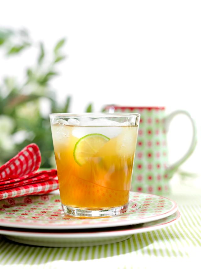 Iced tea with ginger